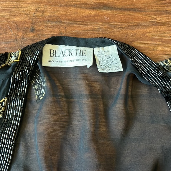 Vintage Black Sheer Beaded Cropped Top 100% Silk - Picture 4 of 5